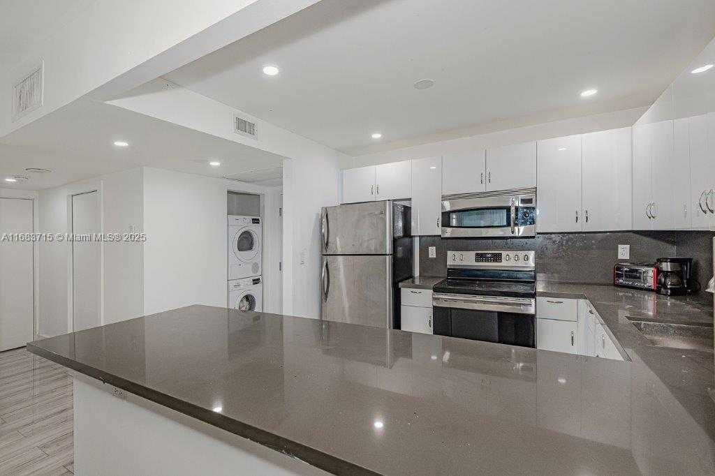Small Image of 2301 COLLINS AVE #534, Miami Beach Number 11