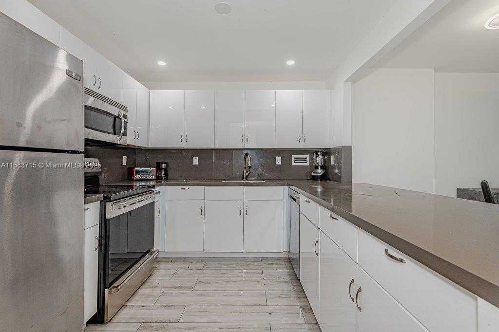 Small Image of 2301 COLLINS AVE #534, Miami Beach Number 13