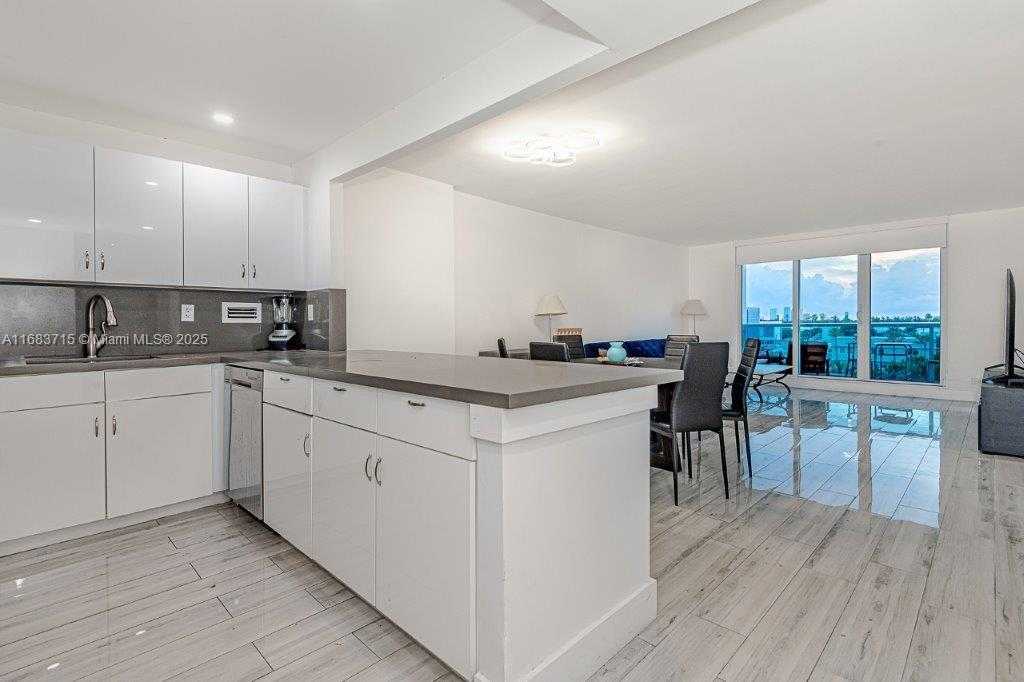 Small Image of 2301 COLLINS AVE #534, Miami Beach Number 14