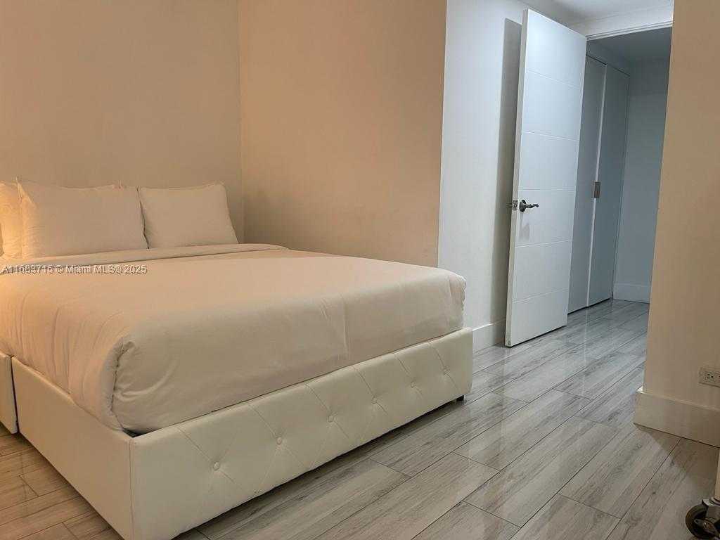 Small Image of 2301 COLLINS AVE #534, Miami Beach Number 18