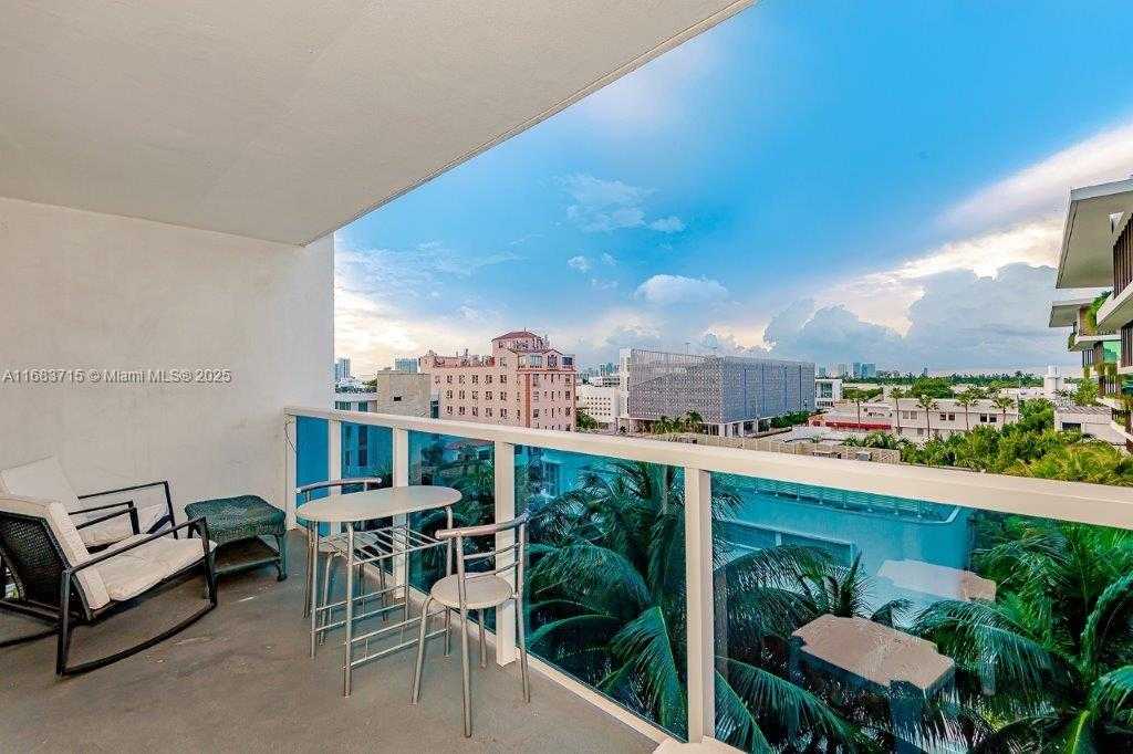 Small Image of 2301 COLLINS AVE #534, Miami Beach Number 2