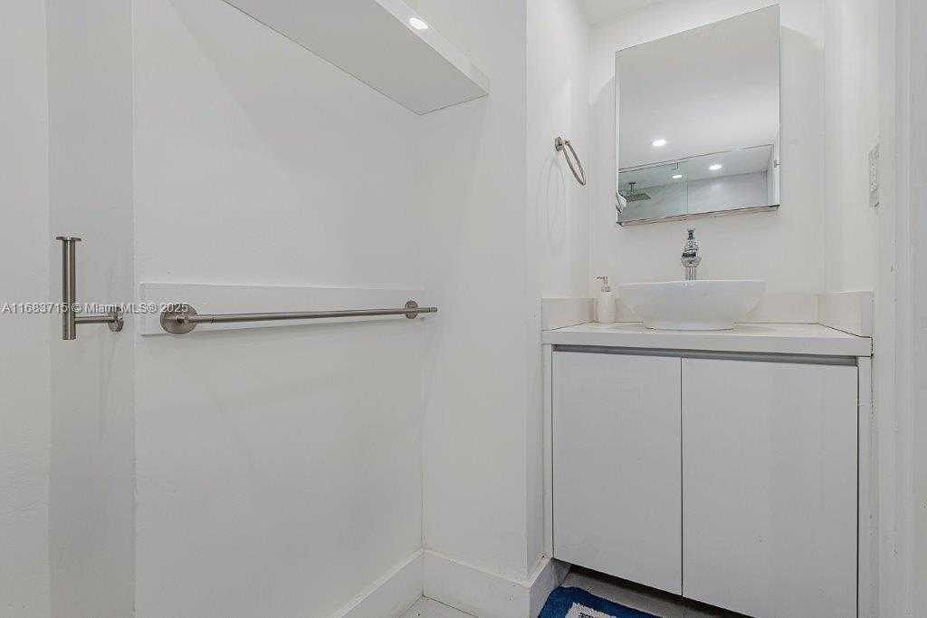 Small Image of 2301 COLLINS AVE #534, Miami Beach Number 20