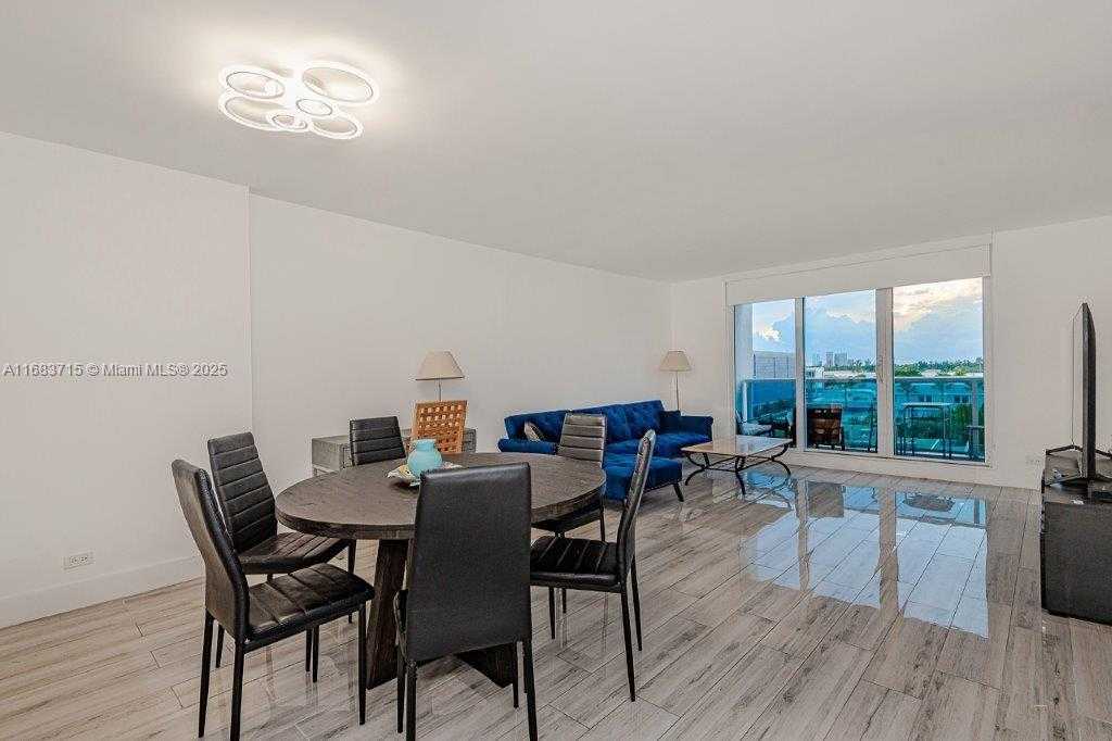 Small Image of 2301 COLLINS AVE #534, Miami Beach Number 3