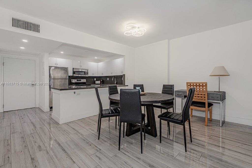 Small Image of 2301 COLLINS AVE #534, Miami Beach Number 9