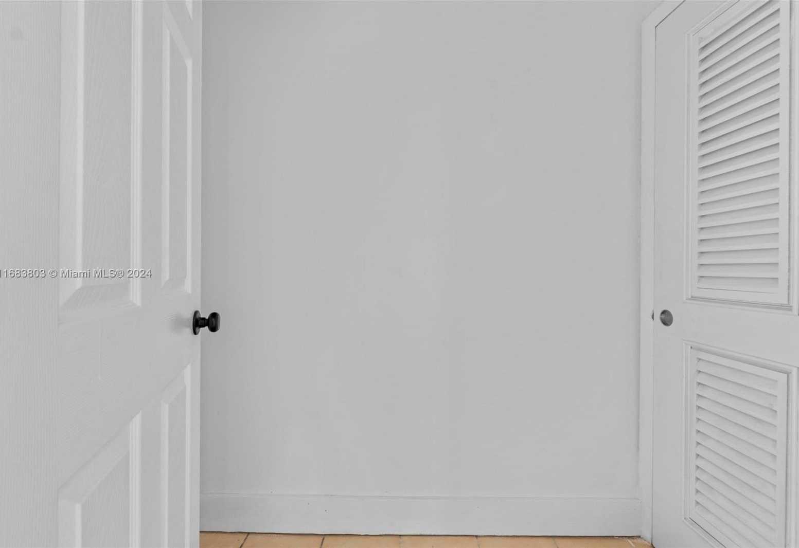 Small Image of 738 FERNWOOD RD, Key Biscayne Number 25