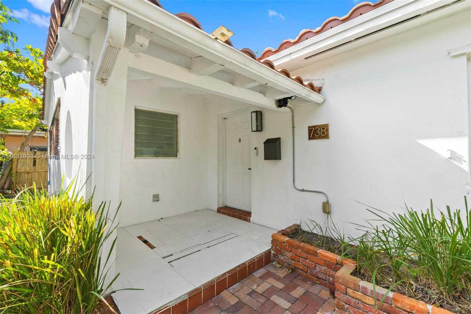 Small Image of 738 FERNWOOD RD, Key Biscayne Number 43