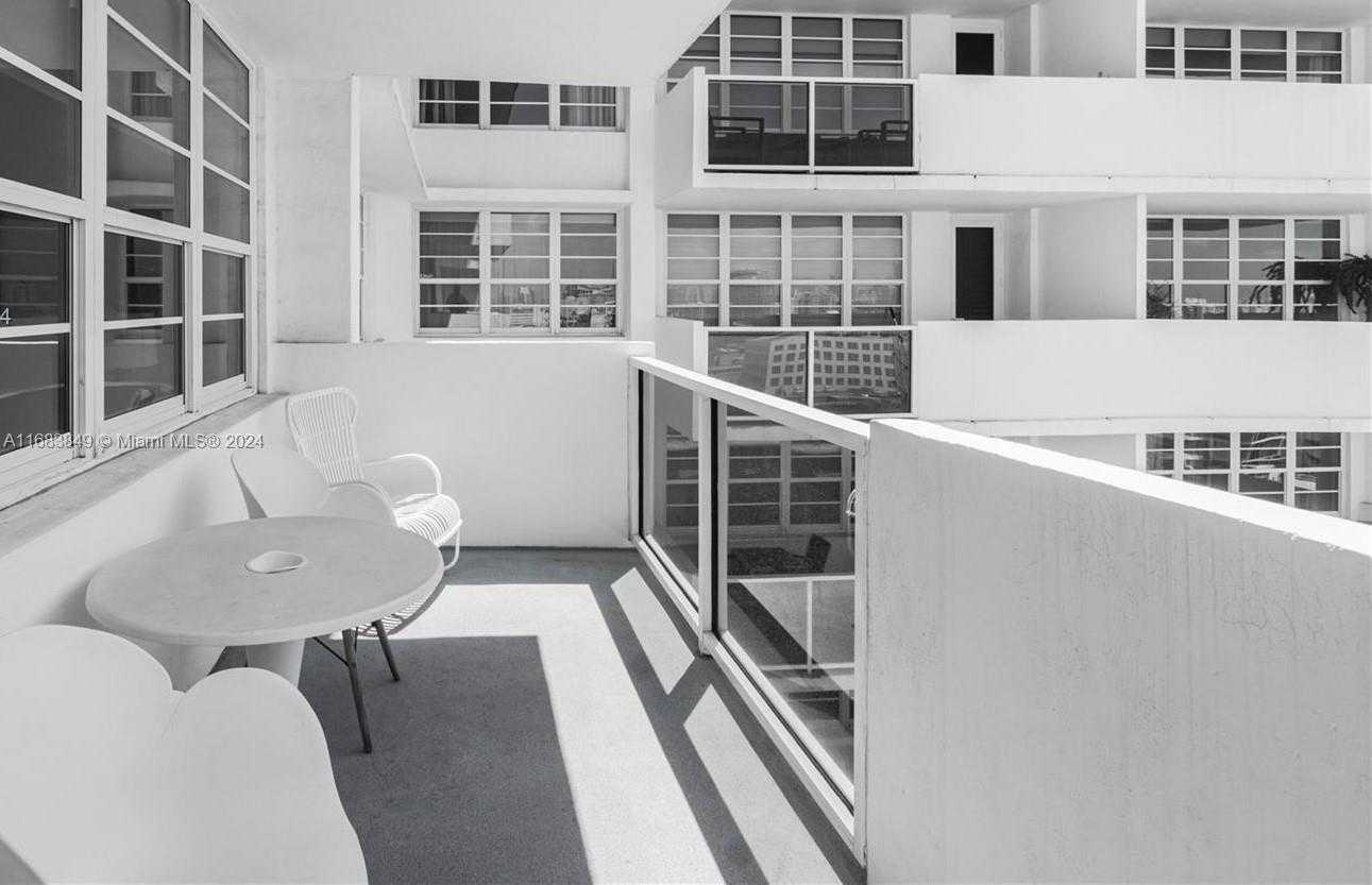 Small Image of 100 #1503, Miami Beach Number 13