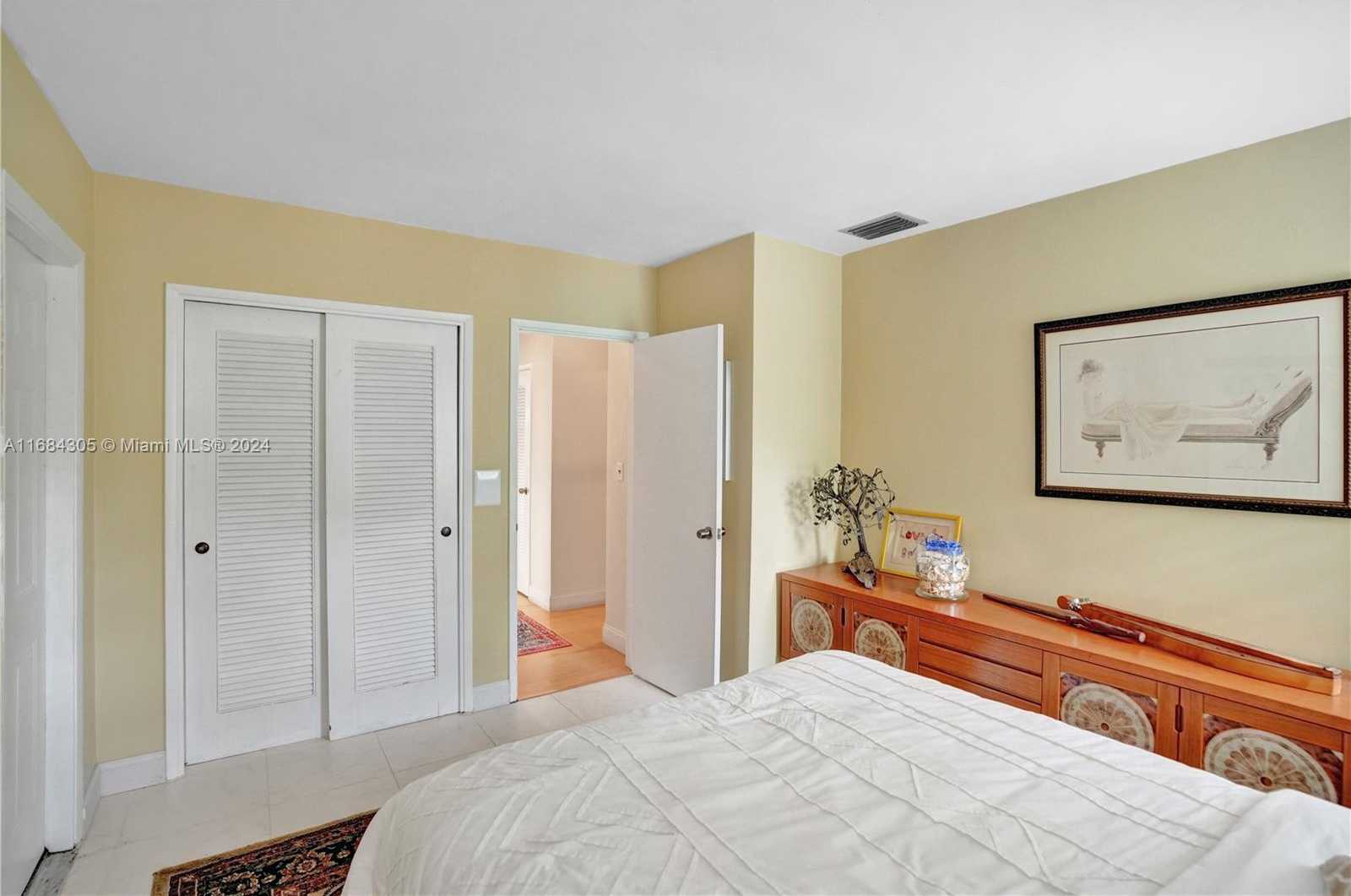 Small Image of 711 COCONUT DR, Fort Lauderdale Number 21
