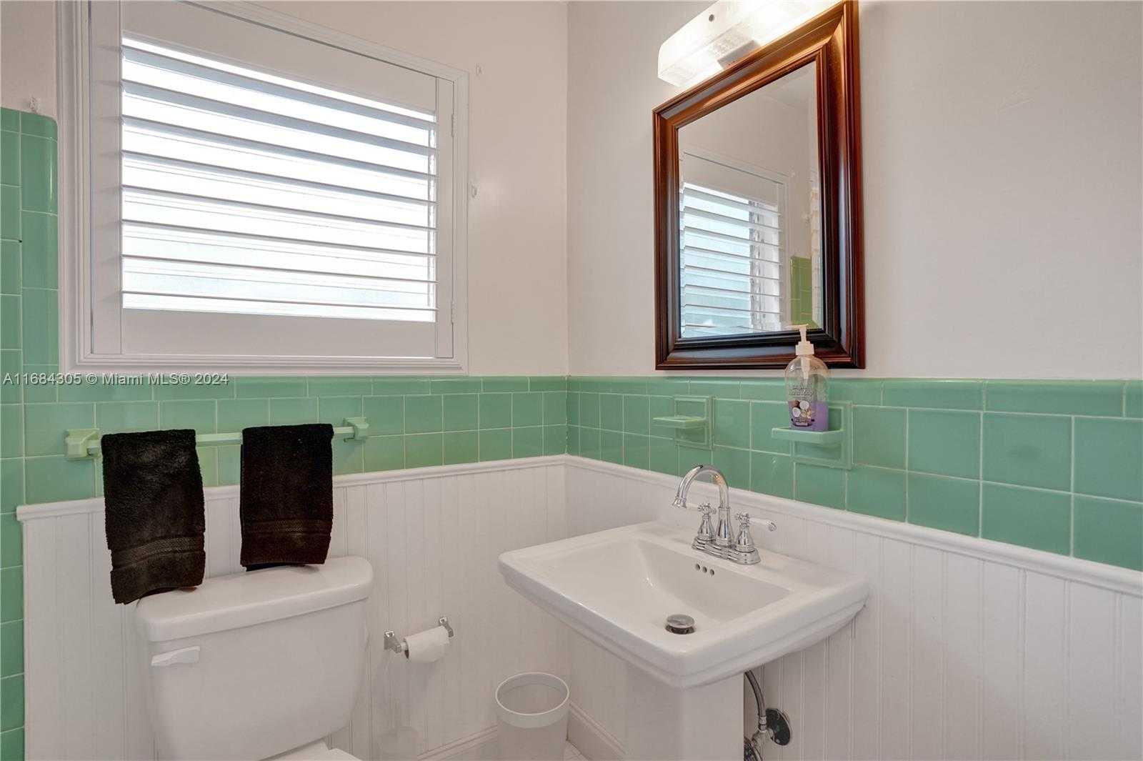 Small Image of 711 COCONUT DR, Fort Lauderdale Number 23