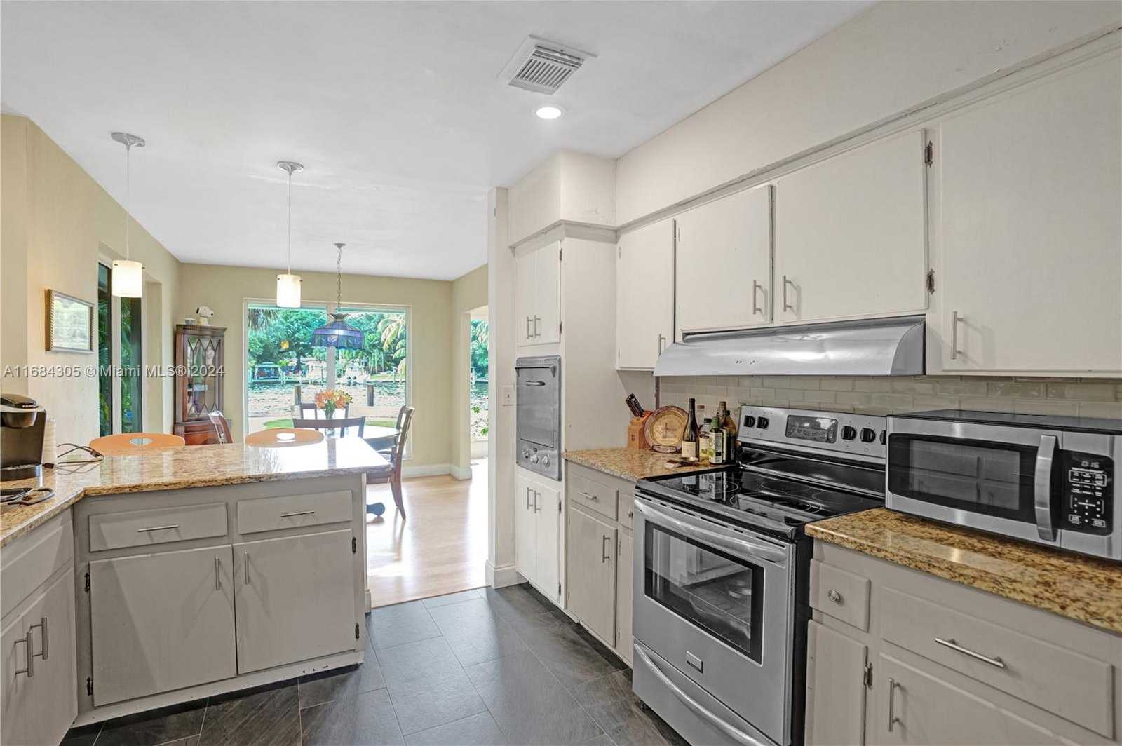 Small Image of 711 COCONUT DR, Fort Lauderdale Number 27