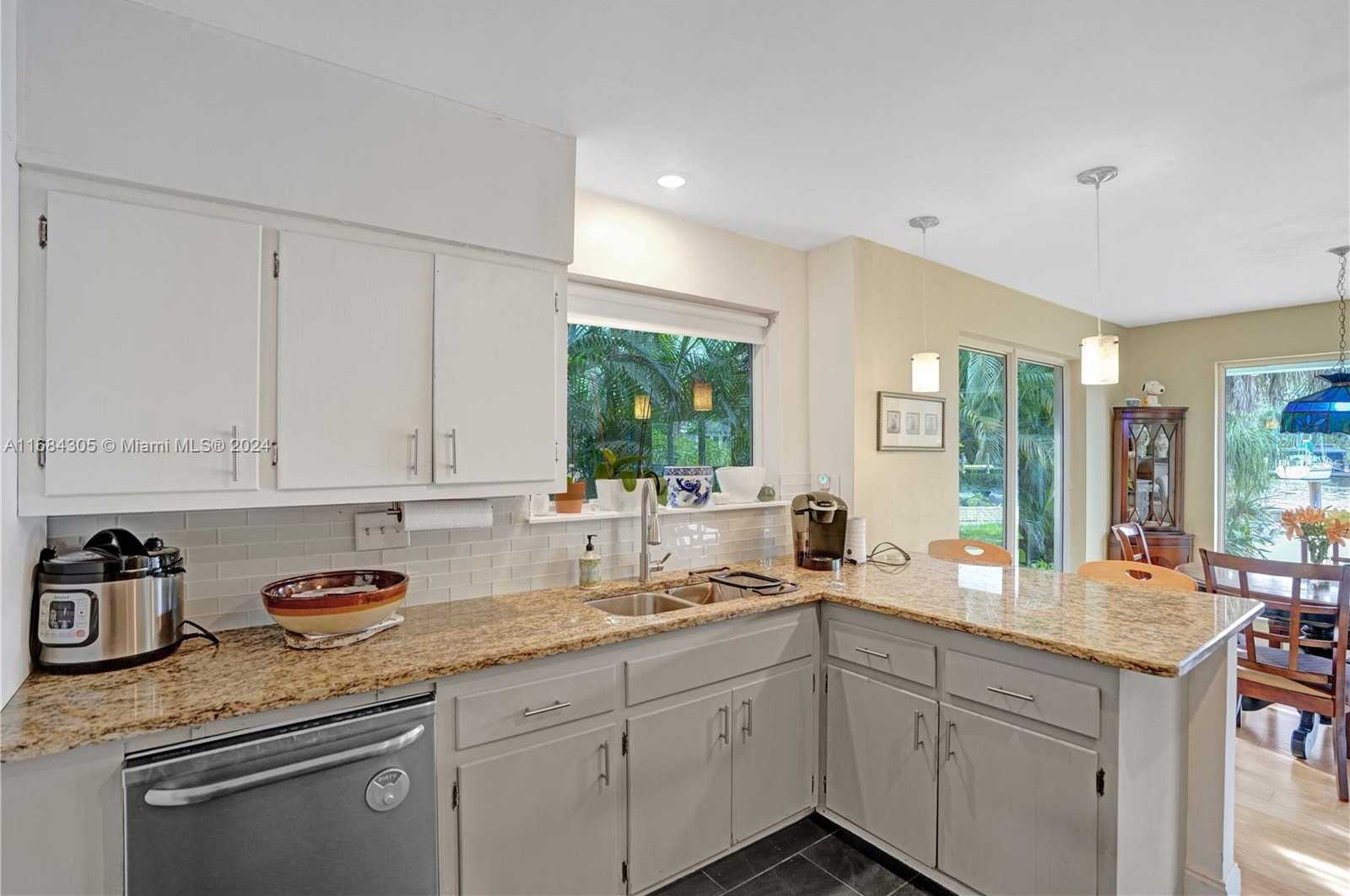 Small Image of 711 COCONUT DR, Fort Lauderdale Number 28