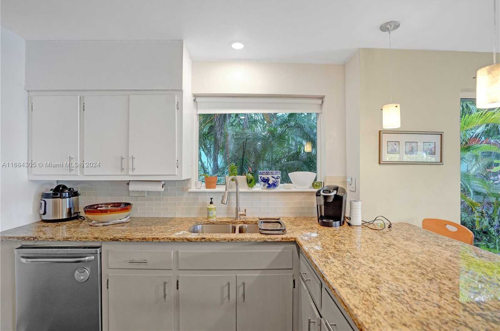 Small Image of 711 COCONUT DR, Fort Lauderdale Number 29
