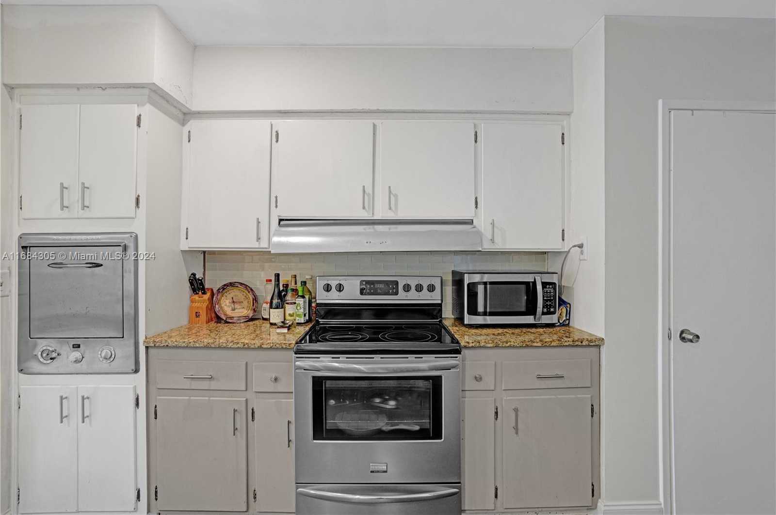 Small Image of 711 COCONUT DR, Fort Lauderdale Number 31