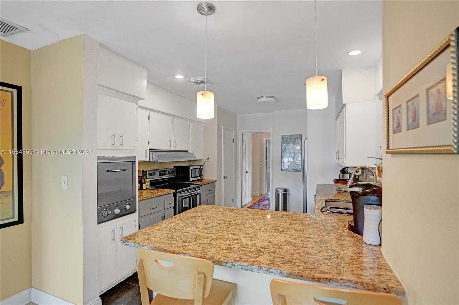 Small Image of 711 COCONUT DR, Fort Lauderdale Number 35