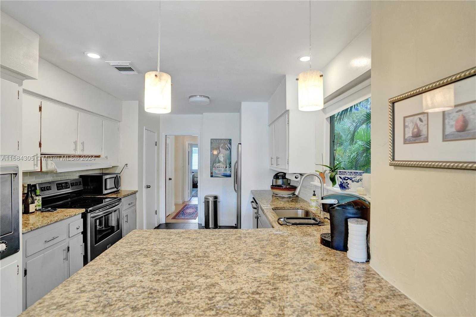 Small Image of 711 COCONUT DR, Fort Lauderdale Number 36