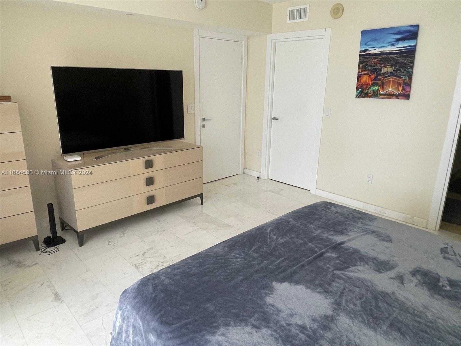 Small Image of 1830 SOUTH OCEAN DR #2604, Hallandale Beach Number 10