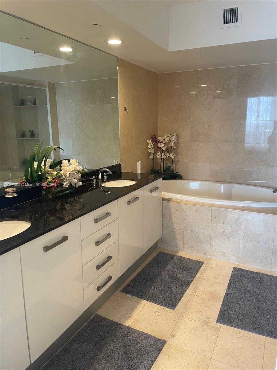 Small Image of 1830 SOUTH OCEAN DR #2604, Hallandale Beach Number 12