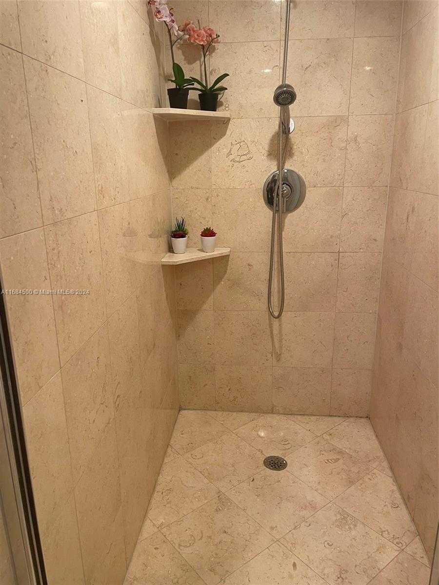 Small Image of 1830 SOUTH OCEAN DR #2604, Hallandale Beach Number 19
