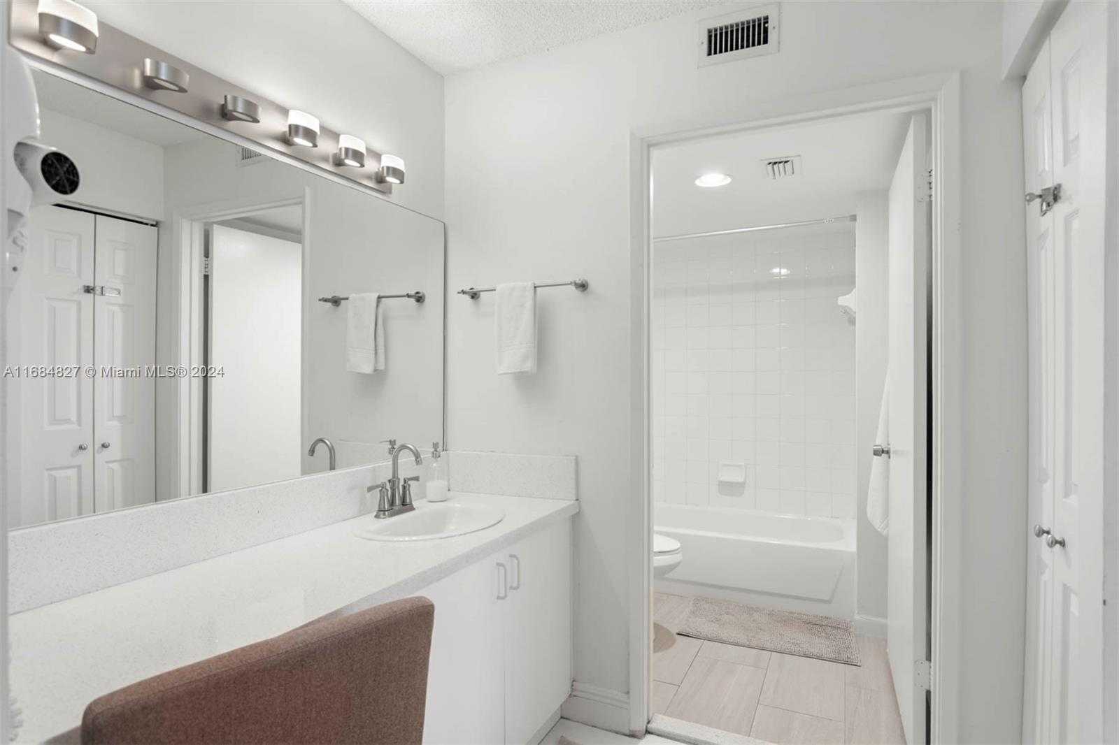 Small Image of 19555 EAST COUNTRY CLUB DR #8208, Aventura Number 13