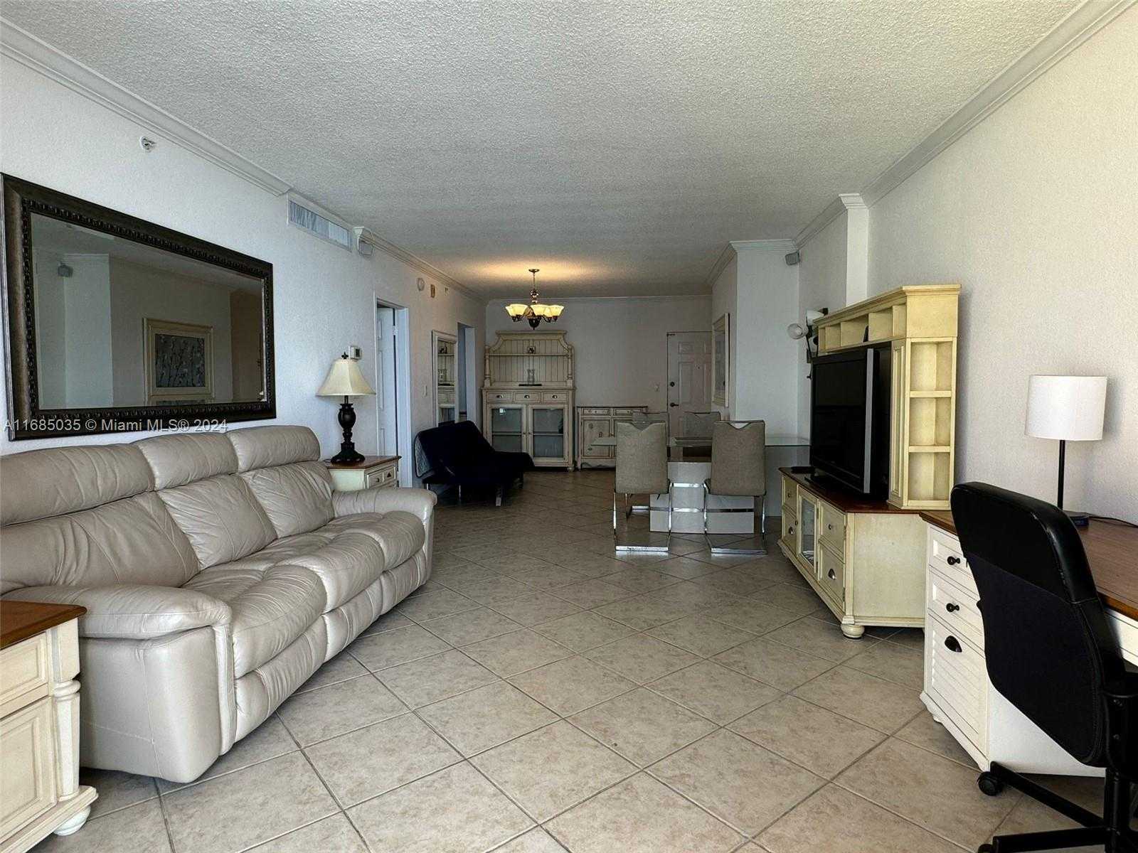 Small Image of 2501 #PH16, Hollywood Number 3