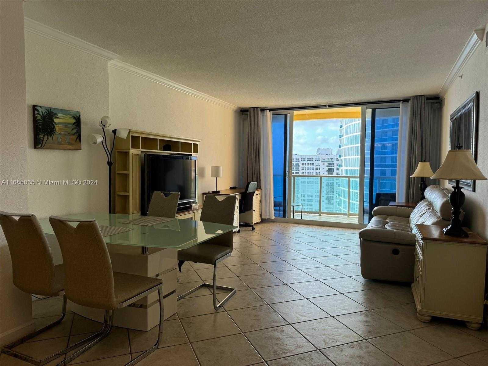 Small Image of 2501 #PH16, Hollywood Number 4