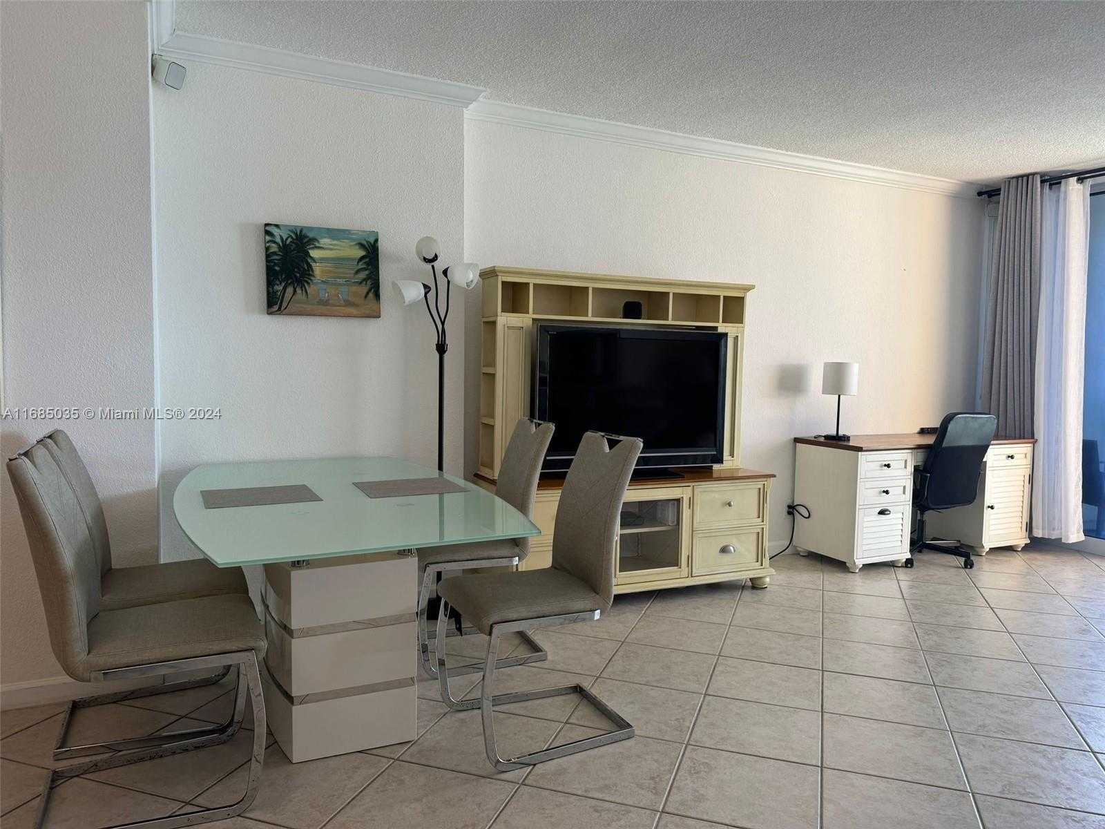 Small Image of 2501 #PH16, Hollywood Number 6