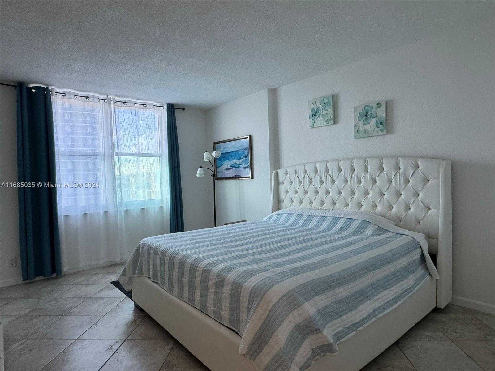 Small Image of 2501 #PH16, Hollywood Number 8