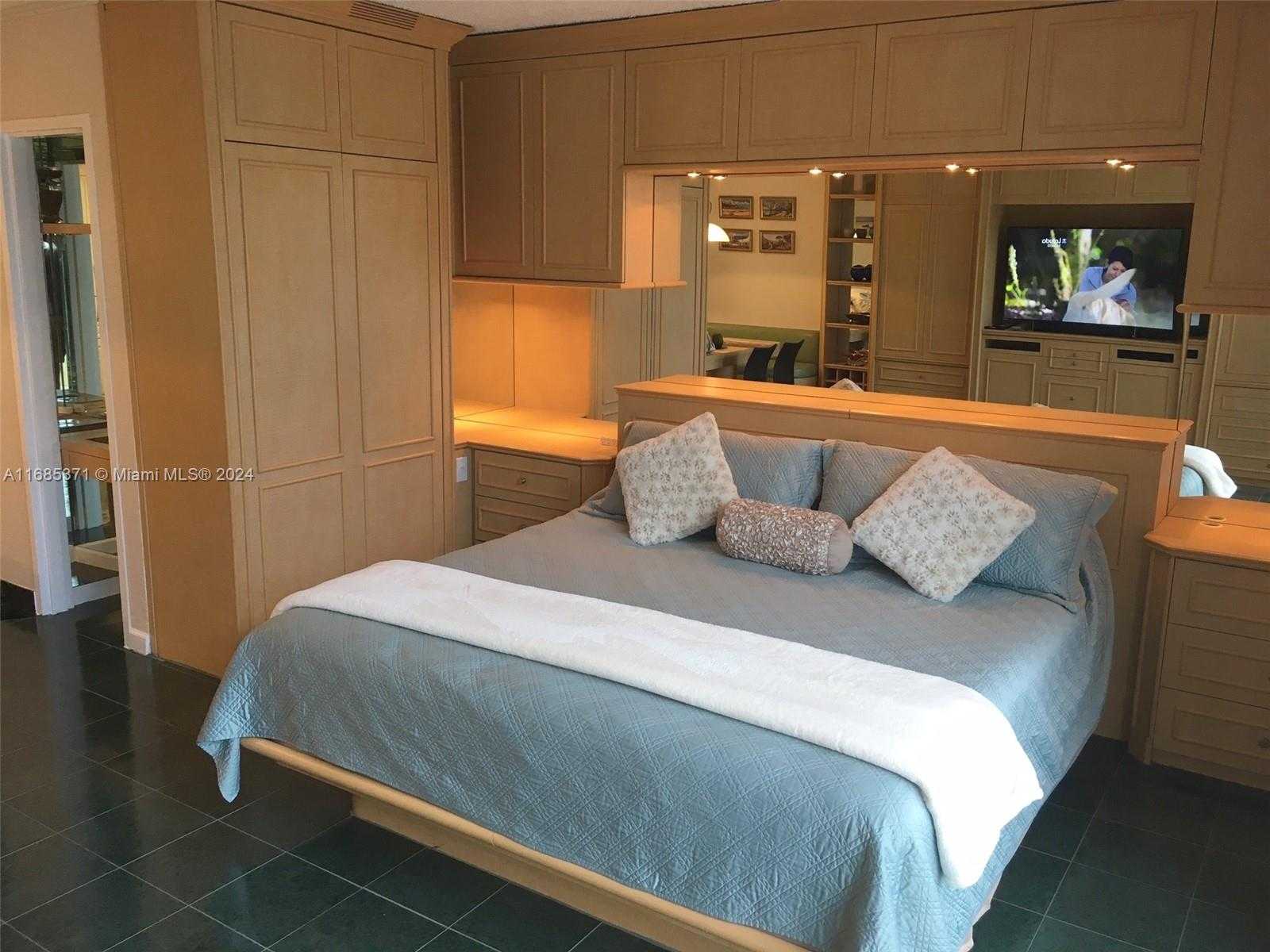 Small Image of 2501 SOUTH OCEAN DR #L11 (Available NOW), Hollywood Number 11