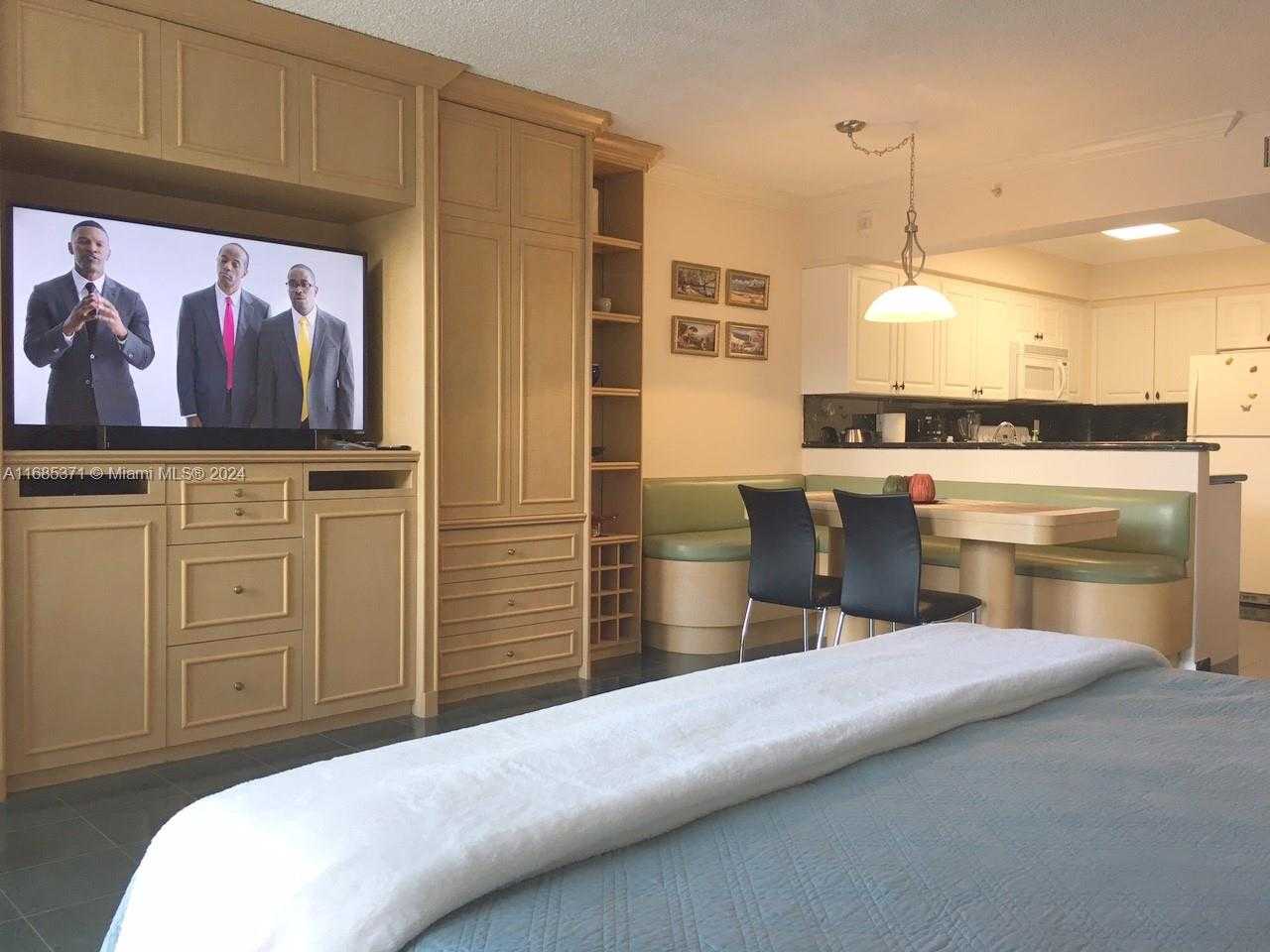 Small Image of 2501 SOUTH OCEAN DR #L11 (Available NOW), Hollywood Number 13