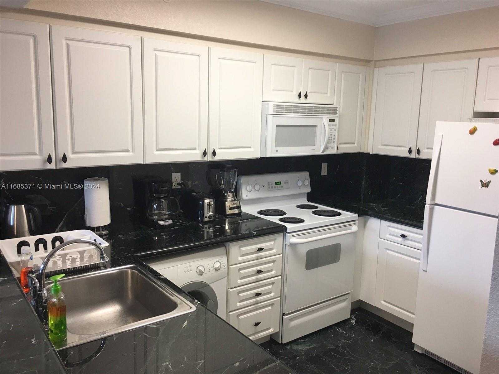 Small Image of 2501 SOUTH OCEAN DR #L11 (Available NOW), Hollywood Number 18