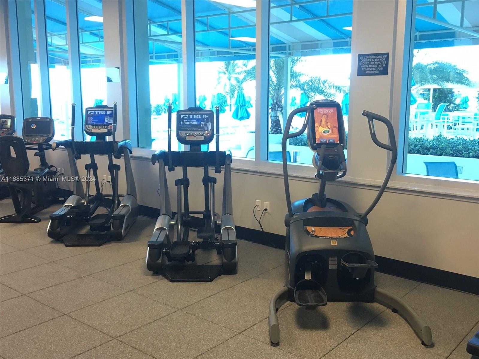 Small Image of 2501 SOUTH OCEAN DR #L11 (Available NOW), Hollywood Number 42