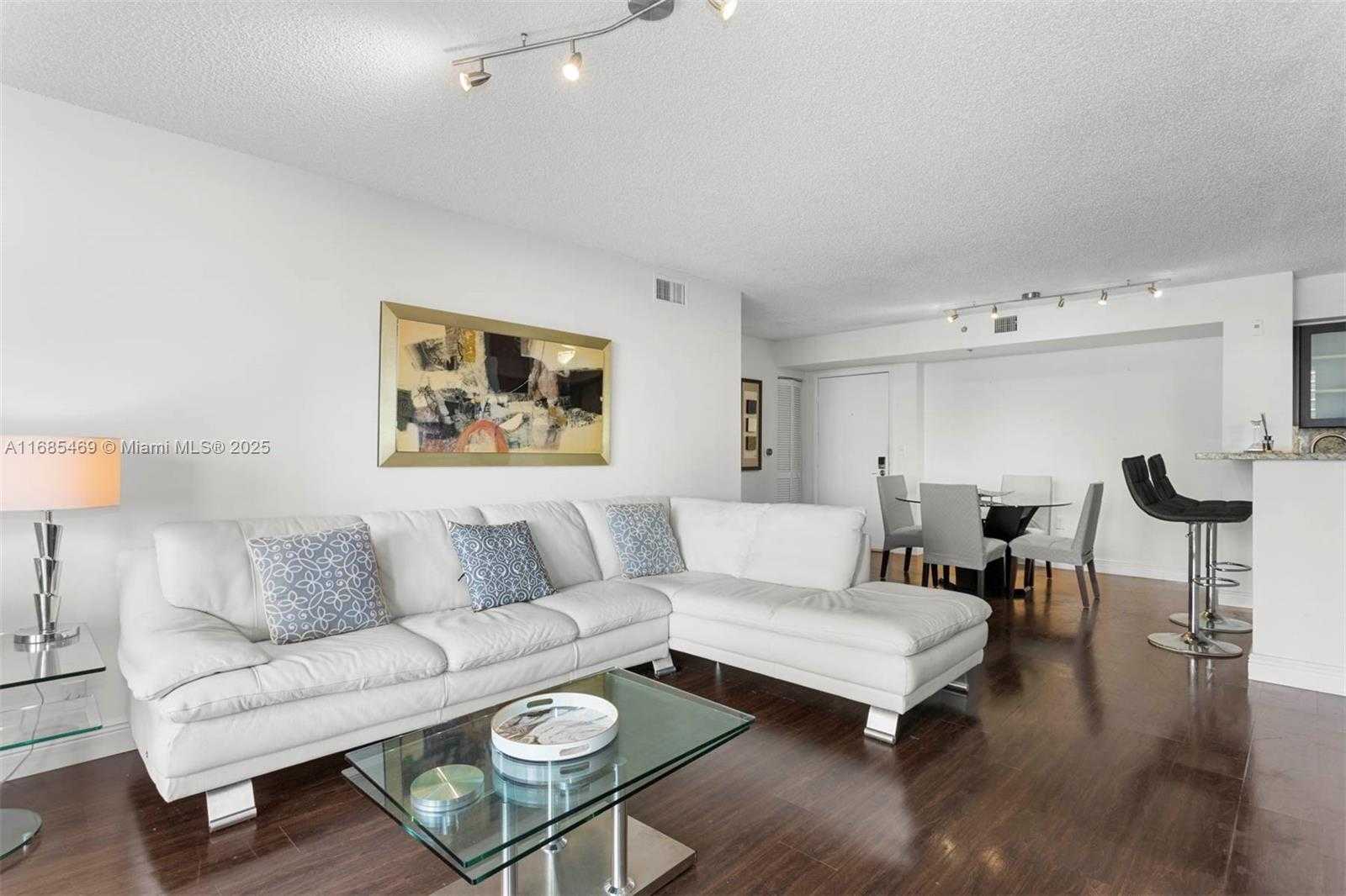 Small Image of 19655 EAST COUNTRY CLUB DR #6304, Aventura Number 3