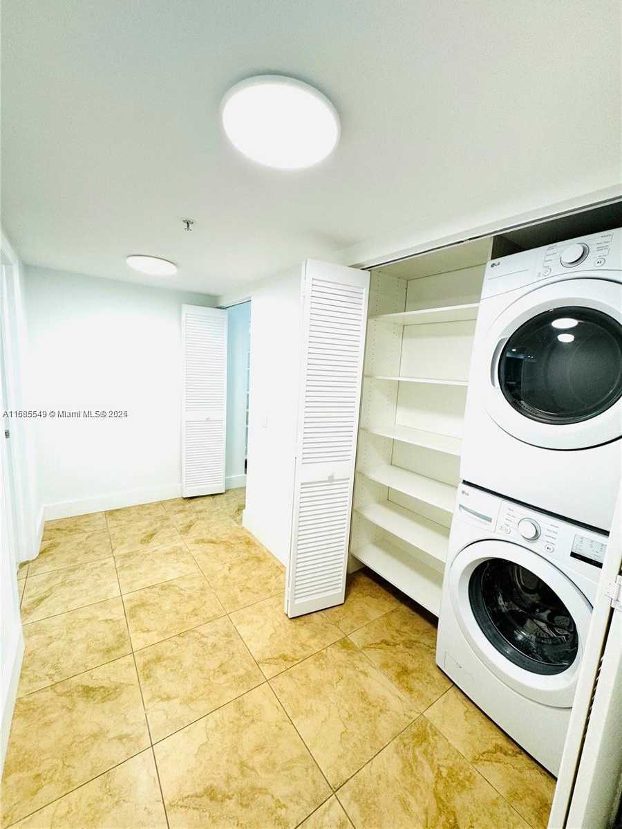 Small Image of 41 SOUTH EAST 5TH ST #808, Miami Number 27