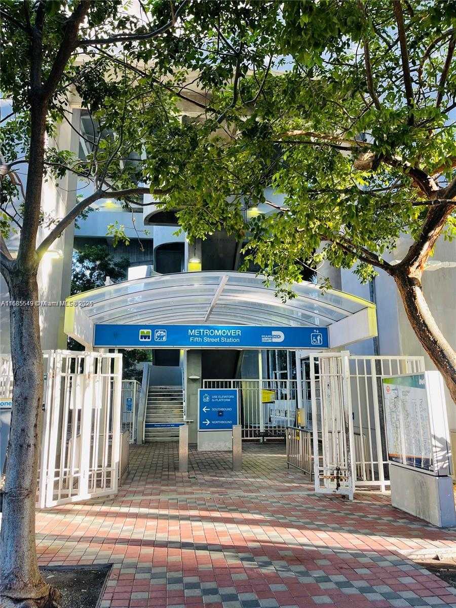 Small Image of 41 SOUTH EAST 5TH ST #808, Miami Number 41