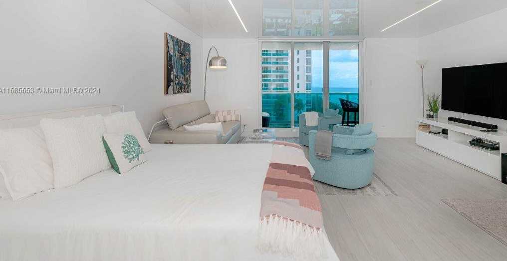 Small Image of 2301 COLLINS AVE #811, Miami Beach Number 10
