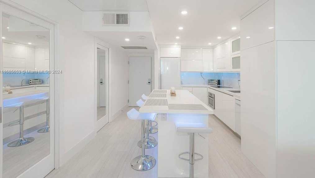 Small Image of 2301 COLLINS AVE #811, Miami Beach Number 25