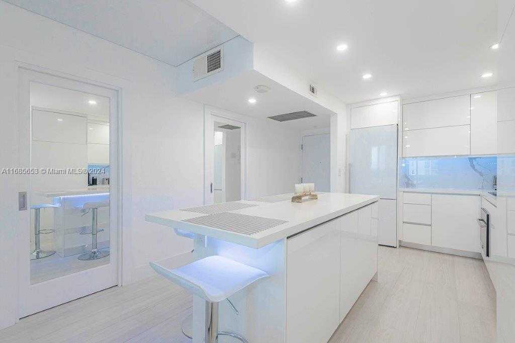 Small Image of 2301 COLLINS AVE #811, Miami Beach Number 26