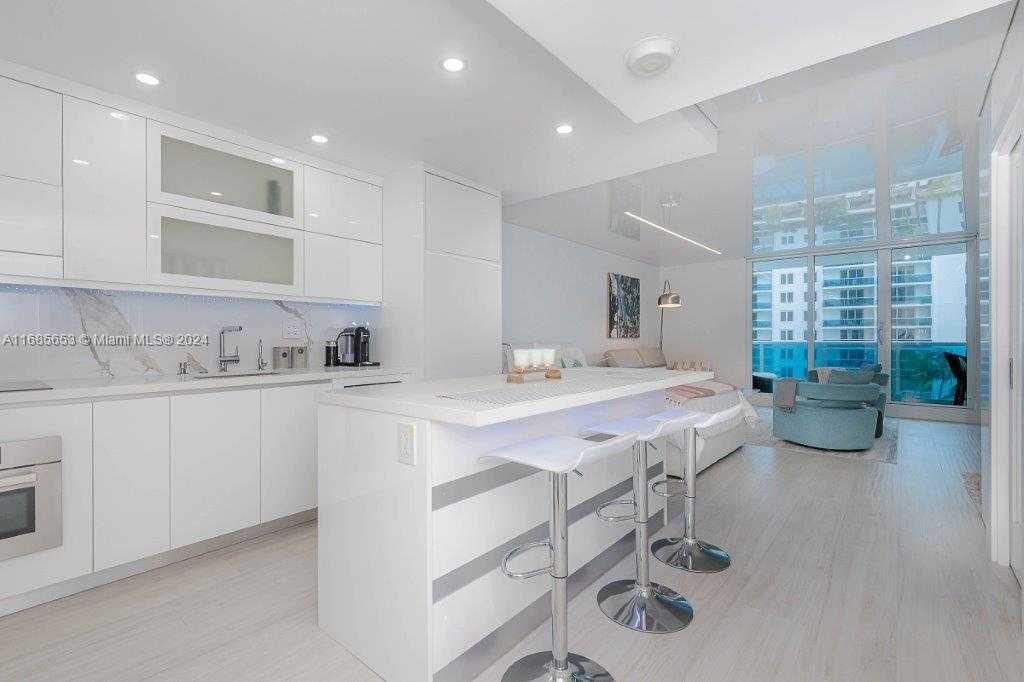 Small Image of 2301 COLLINS AVE #811, Miami Beach Number 6