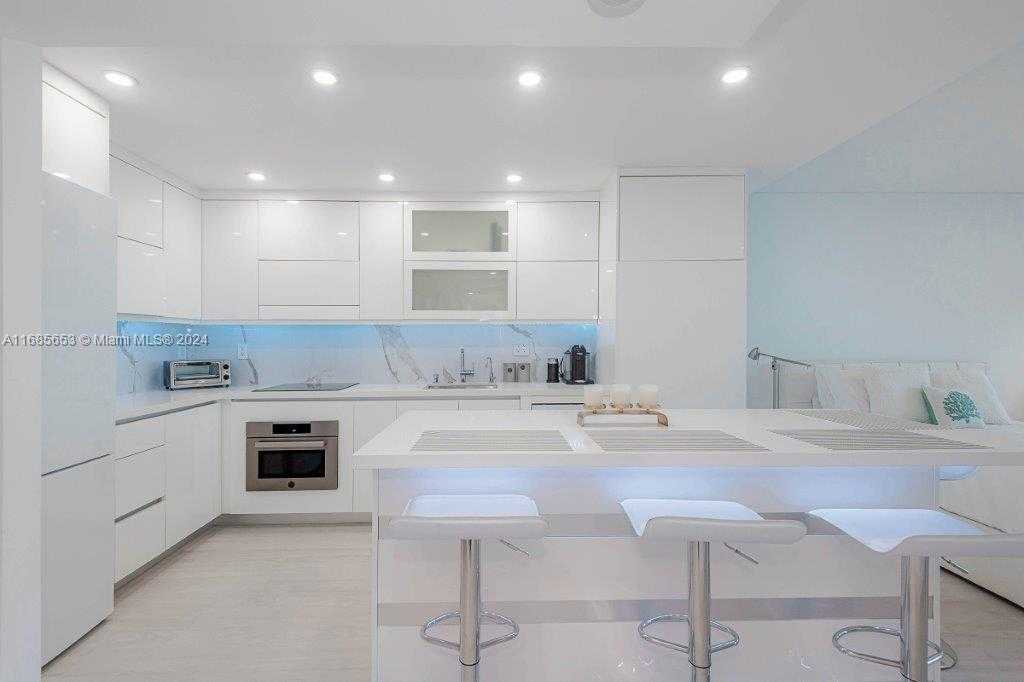 Small Image of 2301 COLLINS AVE #811, Miami Beach Number 9