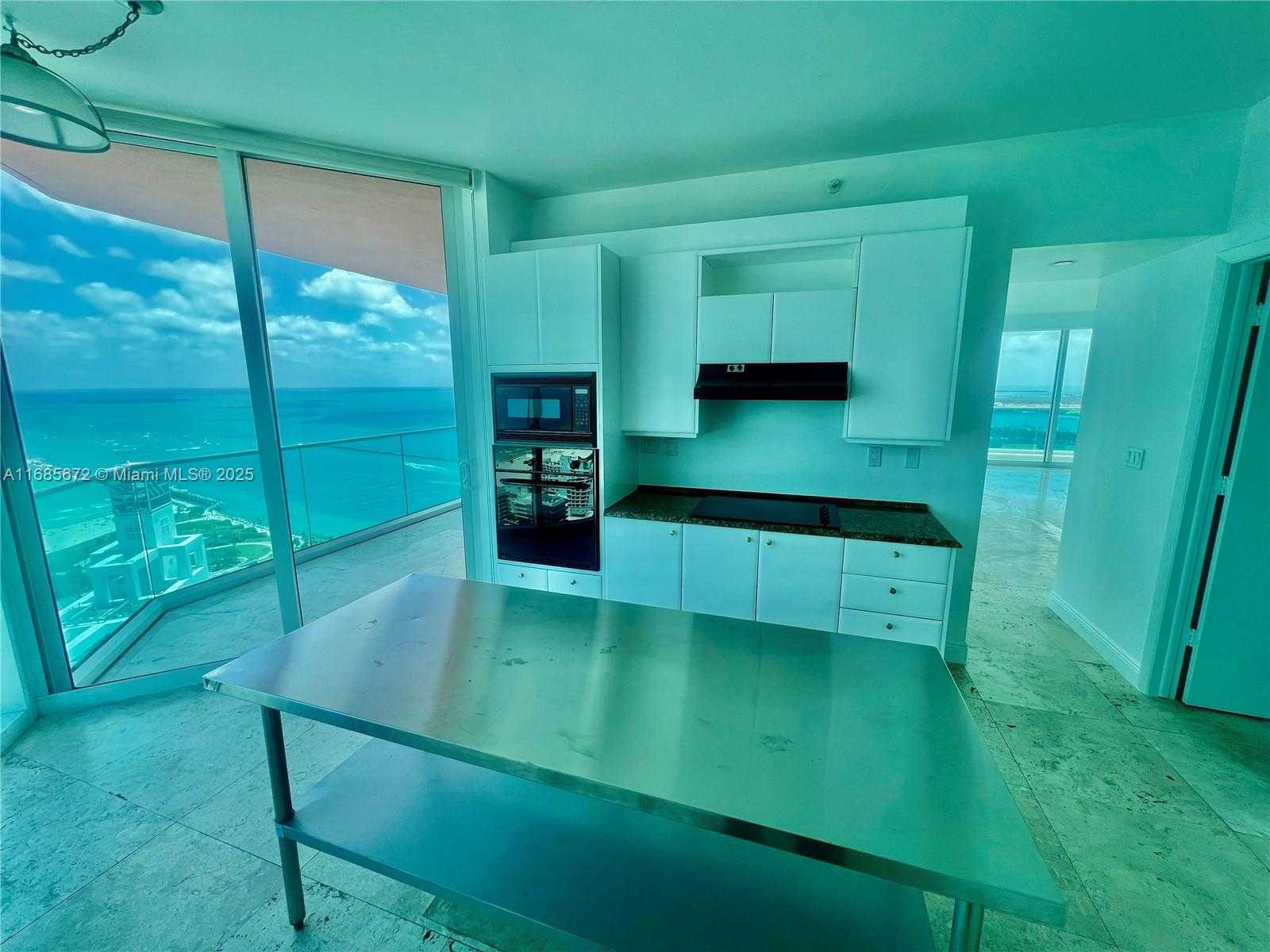 Small Image of 300 SOUTH POINTE DR #3601, Miami Beach Number 10