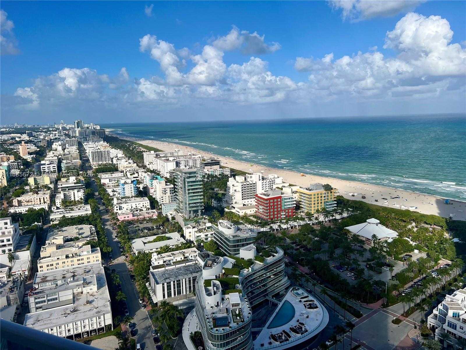 Small Image of 300 SOUTH POINTE DR #3601, Miami Beach Number 4