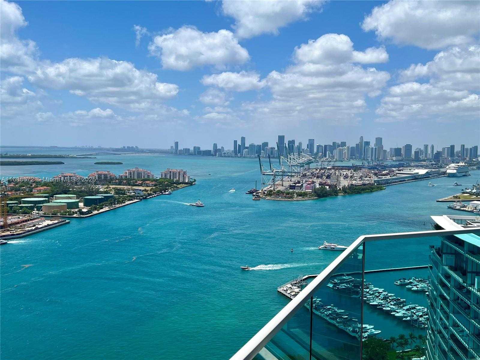 Small Image of 300 SOUTH POINTE DR #3601, Miami Beach Number 6