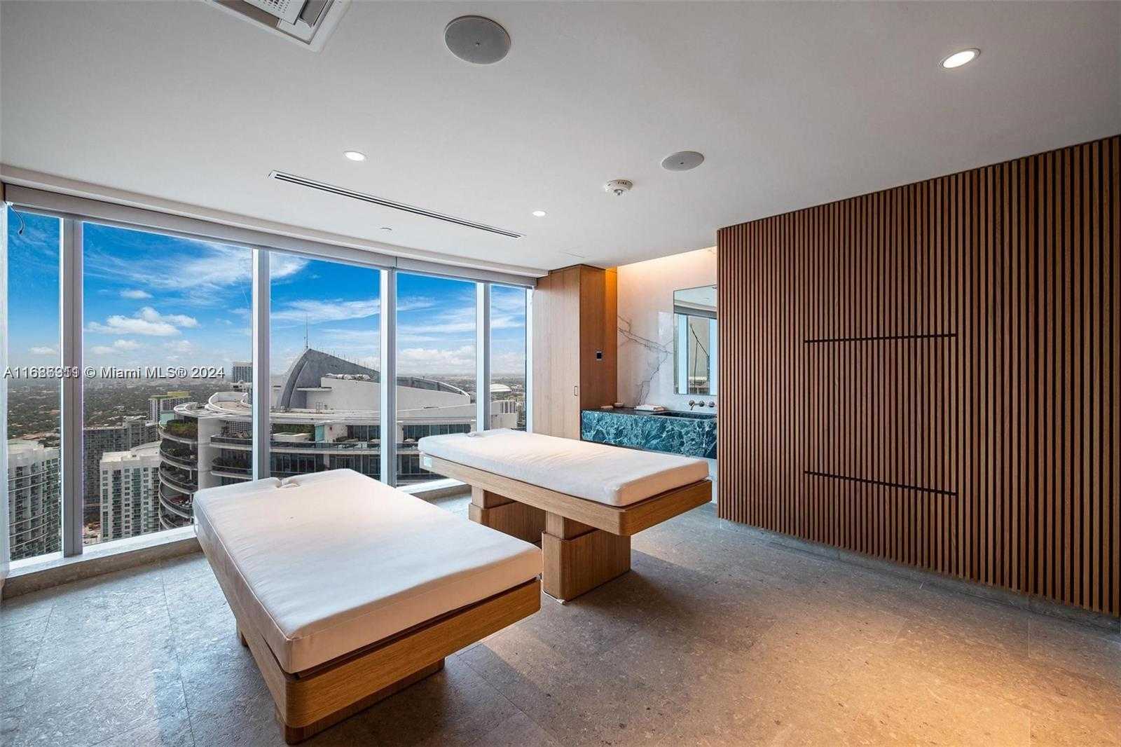 Small Image of 300 BISCAYNE BLVD #2605, Miami Number 8