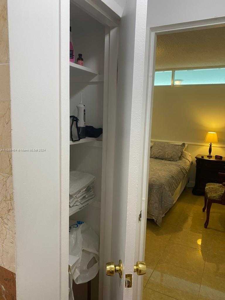 Small Image of 5401 COLLINS AVE #412, Miami Beach Number 32