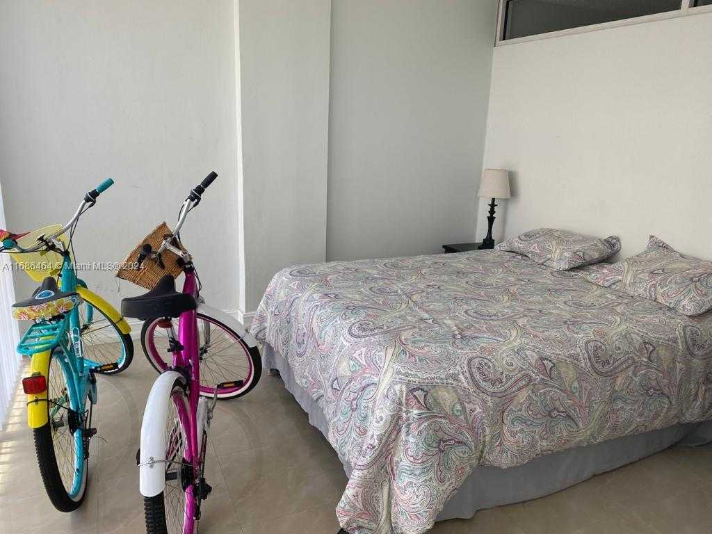 Small Image of 5401 COLLINS AVE #412, Miami Beach Number 35