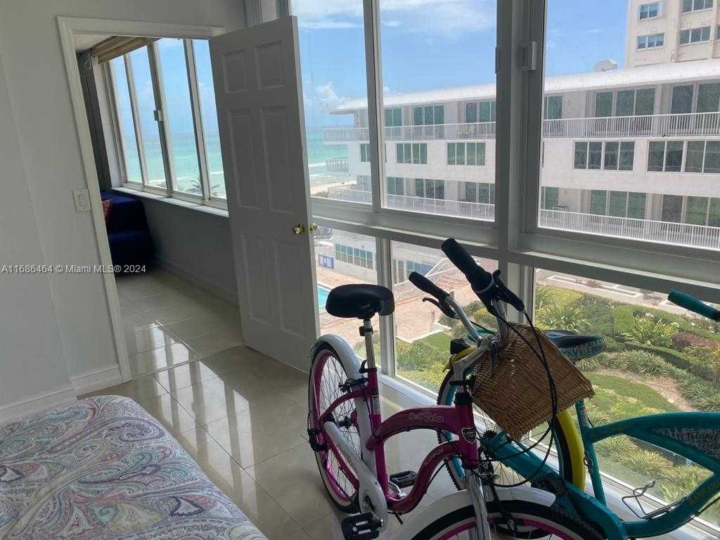 Small Image of 5401 COLLINS AVE #412, Miami Beach Number 37