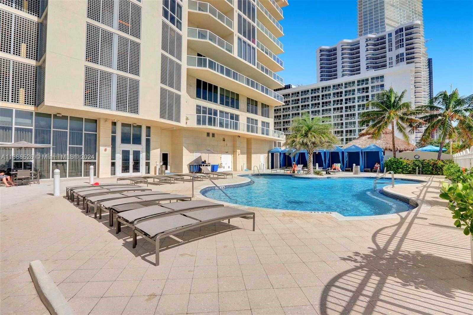 Small Image of 16699 COLLINS AV #3105, Sunny Isles Beach Number 2