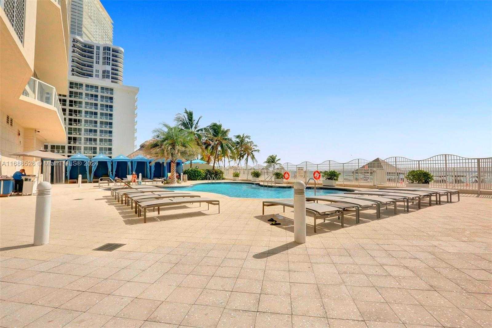 Small Image of 16699 COLLINS AV #3105, Sunny Isles Beach Number 4