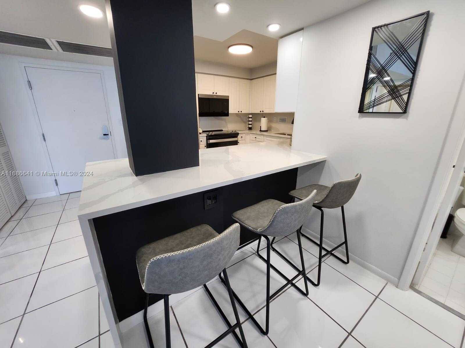 Small Image of 2301 COLLINS AV #1026, Miami Beach Number 12