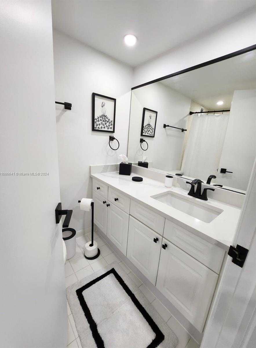 Small Image of 2301 COLLINS AV #1026, Miami Beach Number 26